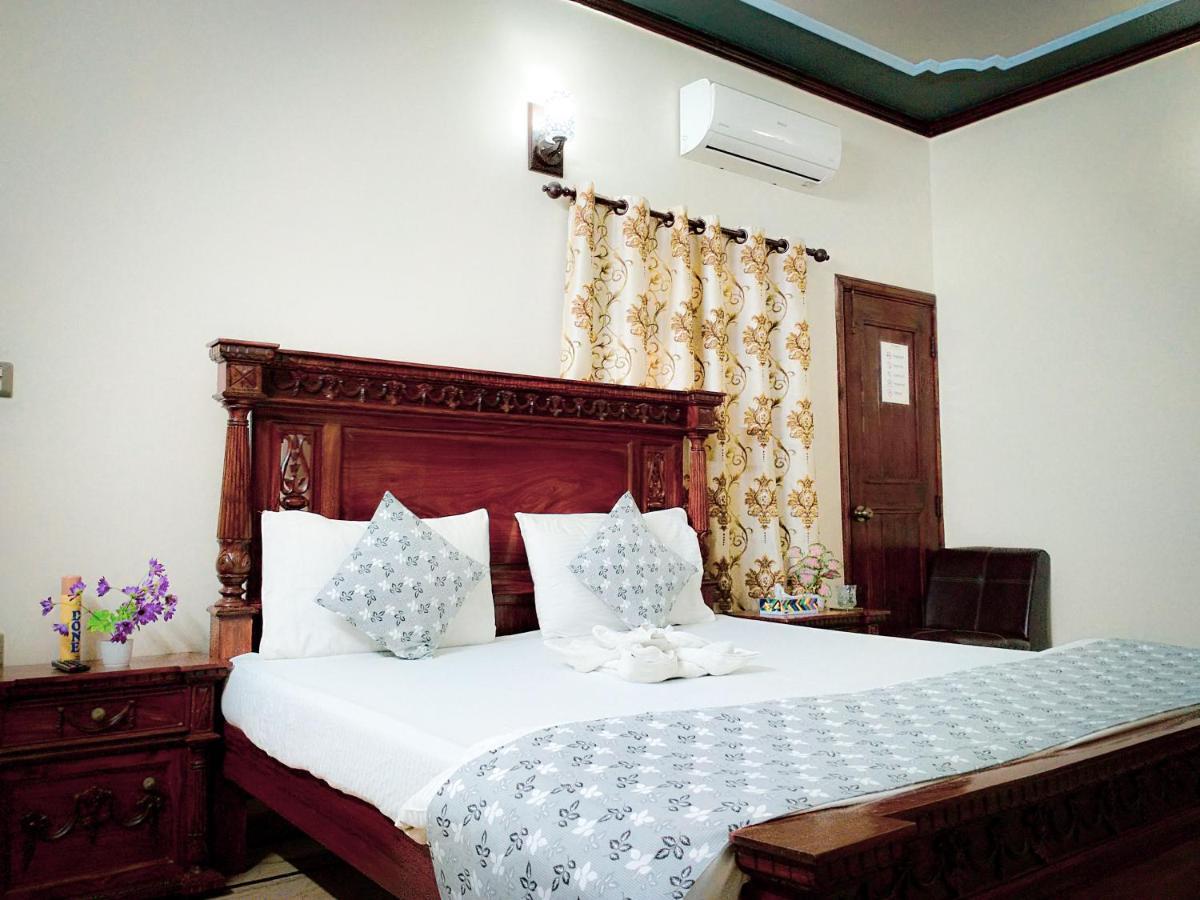 Luxury Living Rooms Near Agha Khan, Millennium, Nueplex Karachi Eksteriør billede