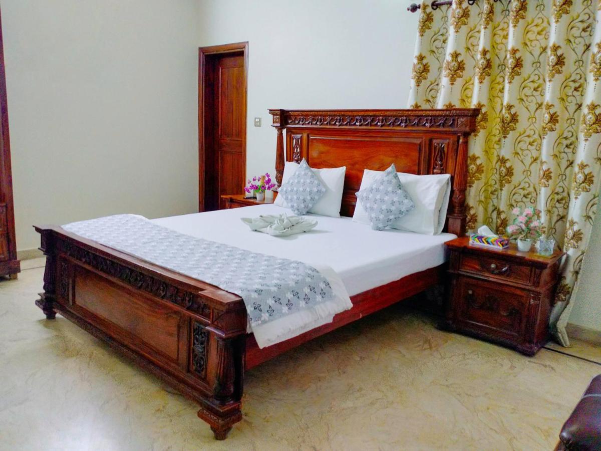 Luxury Living Rooms Near Agha Khan, Millennium, Nueplex Karachi Eksteriør billede